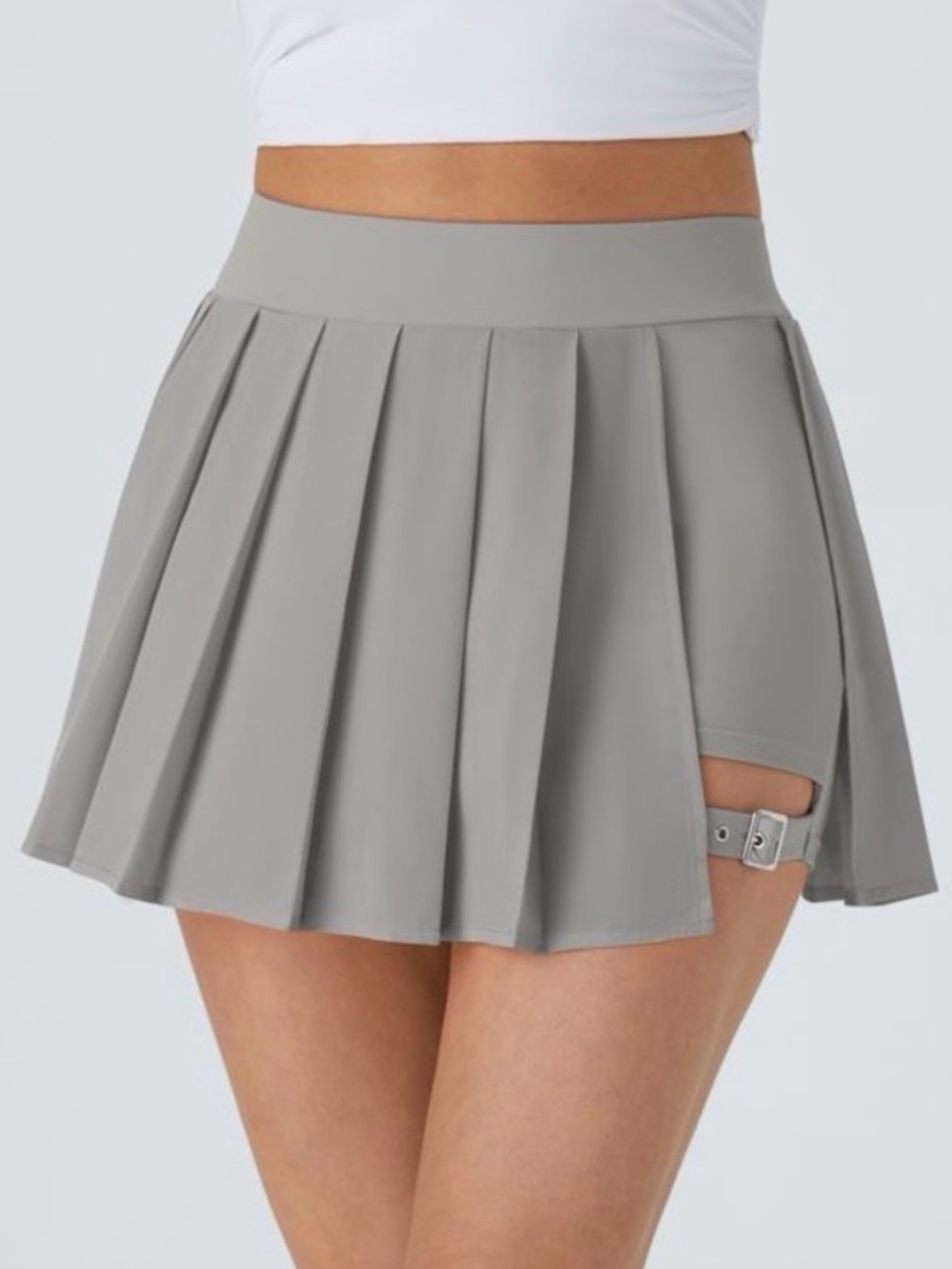HALARA Pleated Mini Skirt in Light Gray